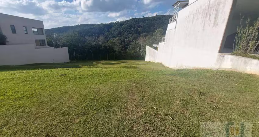 Terreno em declive à venda r$ 2.940.000,00 , com fundo para mata – 490 m² | condomínio gênesis 2 – alphaville, santana de parnaíba/sp