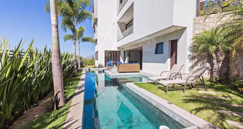 Casa para venda com linda vista no Alphasitio Tamboré
