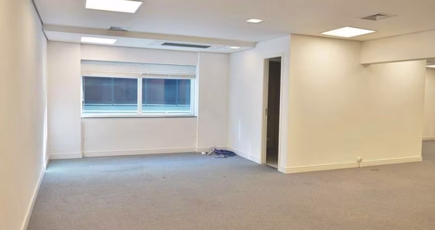 Sala para locação na Alameda Araguaia Alphaville