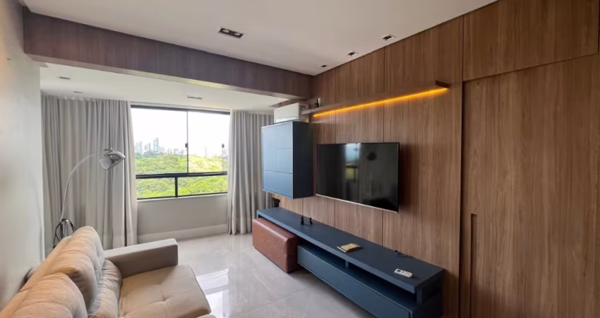 Apartamento com 1/4, mobiliado e decorado, 1 vaga, na Garibalde