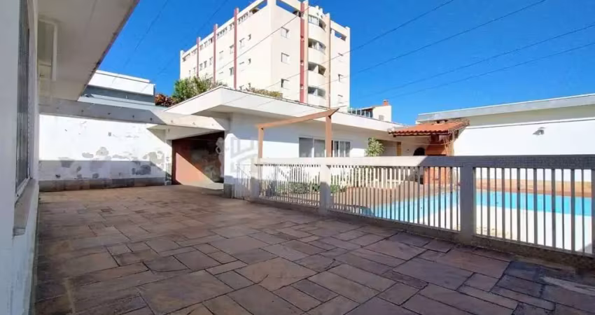 Casa térrea à venda com 787m² - 04 dormitórios, 03 suítes, 10 vagas - Bairro Osvaldo Cruz