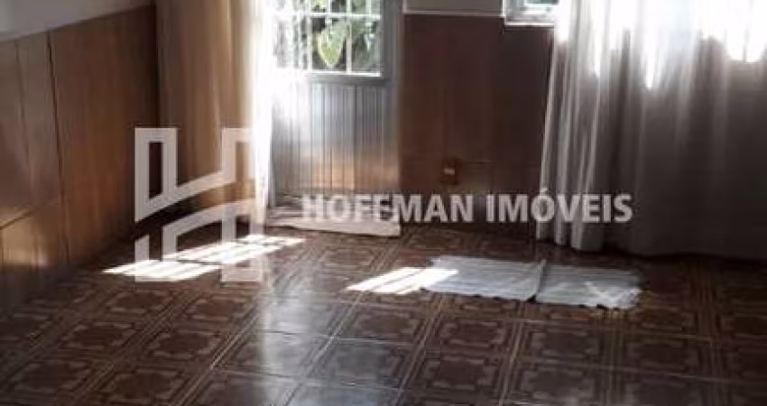 CASA COM ÓTIMA LOCALIZAÇÃO