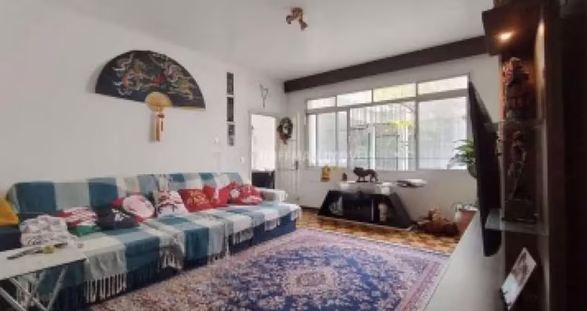 LINDA CASA EM ÓTIMO BAIRRO