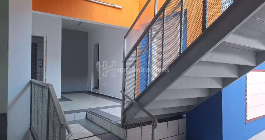 Prédio comercial, com 12 salas, bairro Osvaldo Cruz