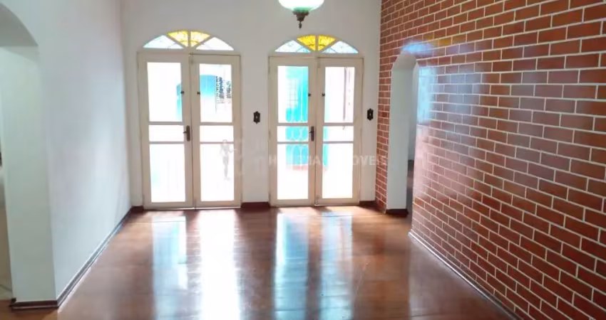 Casa com 3 quartos para alugar na Rua Brás Cubas, --, Jardim São Caetano, São Caetano do Sul