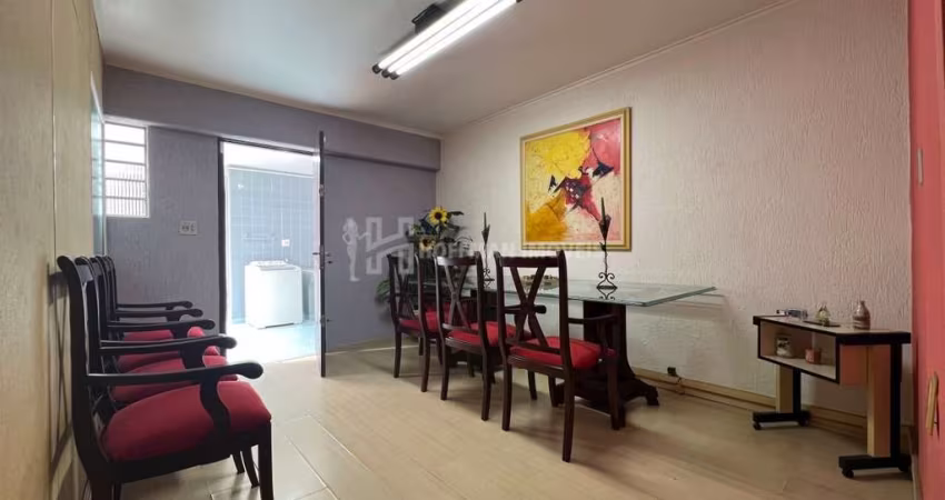Sobrado com 2 Quartos e 1 banheiro para Locação no bairro Santa Paula.
