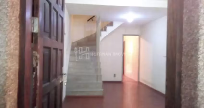 Sobrado à venda com 02 dormitórios, 02 banheiros e 01 vaga de garagem no bairro santa maria