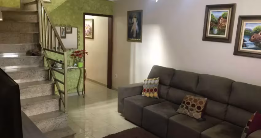 Sobrado à Venda com 3 Quartos e 2 WC's no Parque Marajoara, Santo André, SP