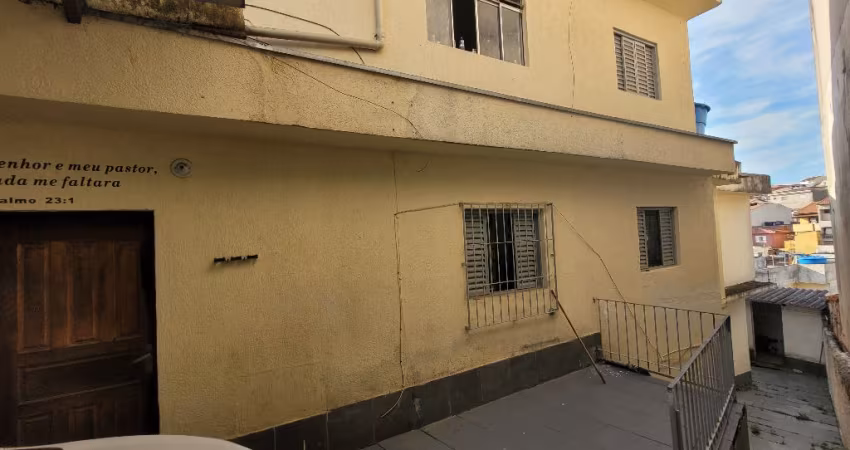 Sobrado à Venda dividido em 2 casas no Jardim Marek, Santo André, SP