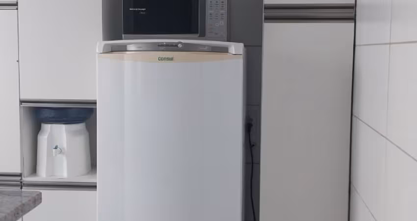 ( Não aluga mensal )  Alugo mobiliado apartamento no cond recanto do sol., 2 quartos, 1 cama casal, 1 guarda roupa de casa com espelhos, ar split, cortina, tela, ventilador de teto, 1 cama solteiro, a