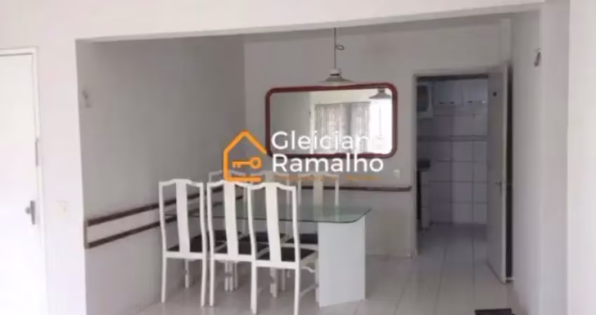 Alugo excelente apto em piedade,  3 quartos sendo 1 suíte, 2 vagas de garagem. 140m²