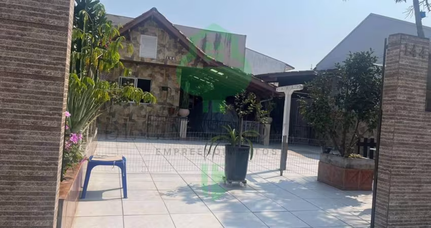 Casa para Venda em Palhoça, Madri, 2 dormitórios, 1 banheiro, 2 vagas