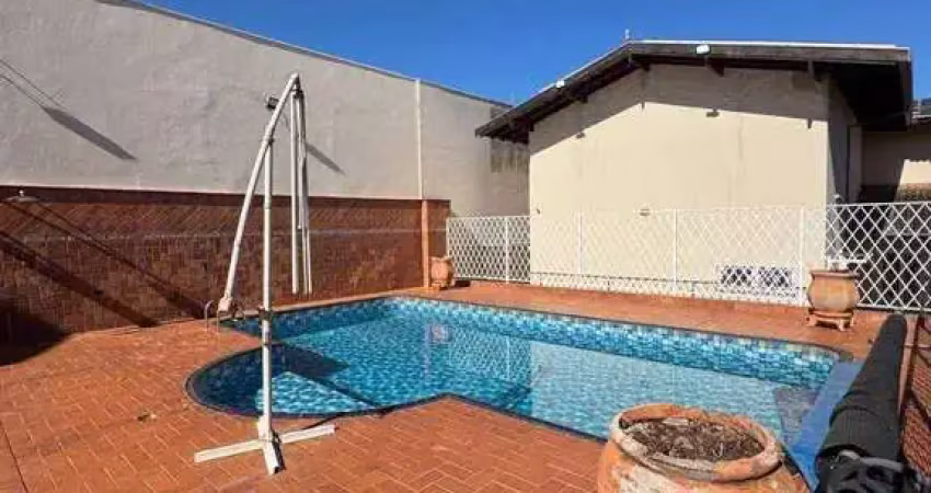 Casa com 3 quartos à venda na Avenida 33, Centro, Barretos