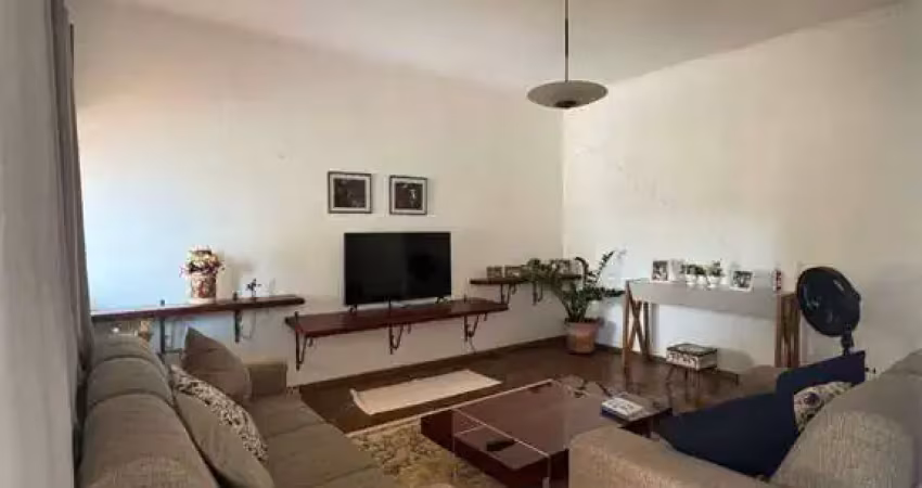Casa com 3 quartos à venda na Rua 24, Centro, Barretos