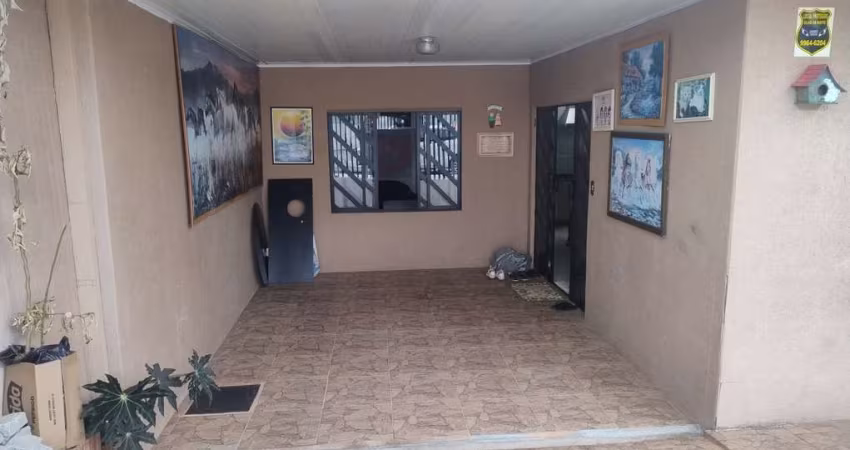 Casa para Venda em Curitiba, FAZENDINHA, 3 dormitórios, 1 banheiro, 3 vagas