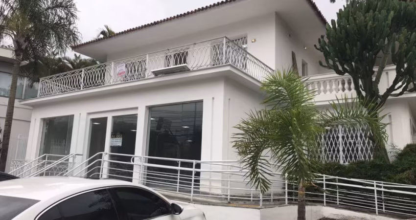 Linda casa comercial 692 metros Pacaembú