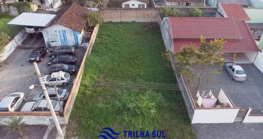 Terreno à venda na Rua Itapicuru, Guanabara, Joinville