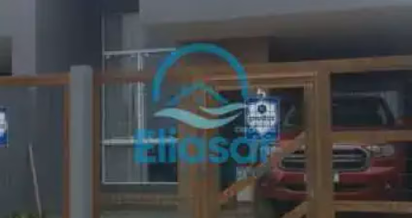 Casa novinha 02 dormitórios, sendo 01 suíte - 300 metros da praia