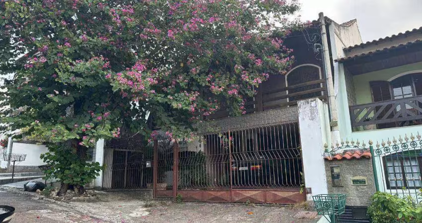 Casa com 4 quartos à venda, 280 m² por R$ 950.000 - Vila Valqueire - Rio de Janeiro/RJ