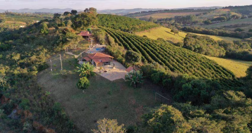 Sítio com 2 quartos à venda, 22000 m² por R$ 790.000 - Alto Do Cruzeiro - Três Corações/MG