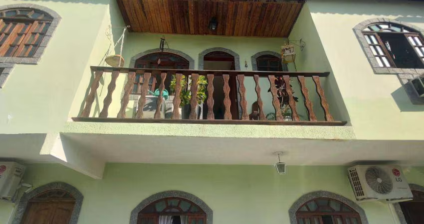Casa com 2 dormitórios à venda, 120 m² por R$ 360.000,00 - Vila Valqueire - Rio de Janeiro/RJ
