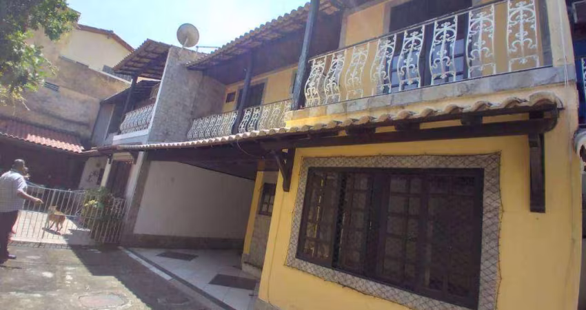 Casa com 2 dormitórios à venda, 111 m² por R$ 320.000,00 - Praça Seca - Rio de Janeiro/RJ