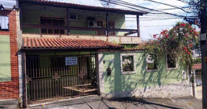 Casa com 4 quartos  à venda, 265 m² por R$ 650.000 - Tanque - Rio de Janeiro/RJ