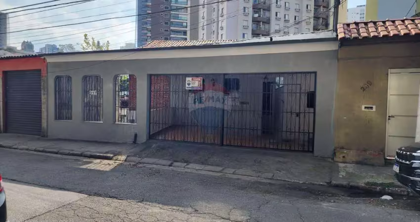 Duas casas no mesmo terreno, totalizando 300m de area construida, na  chacara ingleza.