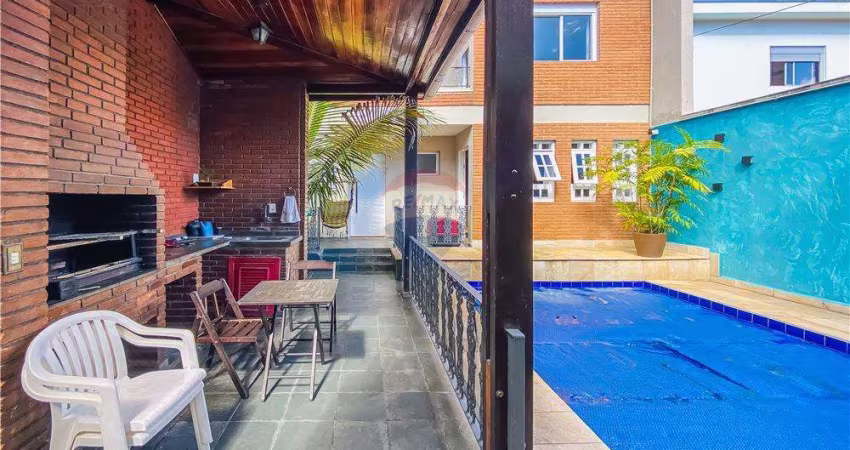 Dois lindos sobrados no mesmo terreno, com piscina na estação Conceição do metrô!