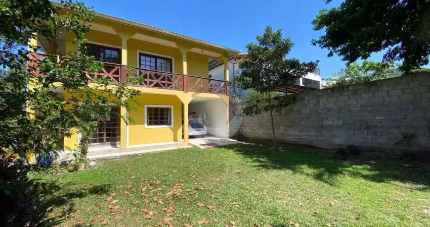 Casa com 3 quartos para alugar na Rua João Rocha, 57, Campeche, Florianópolis