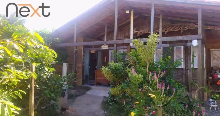 Casa de pinus tratada em barra velha - oportunidade imperdível!
