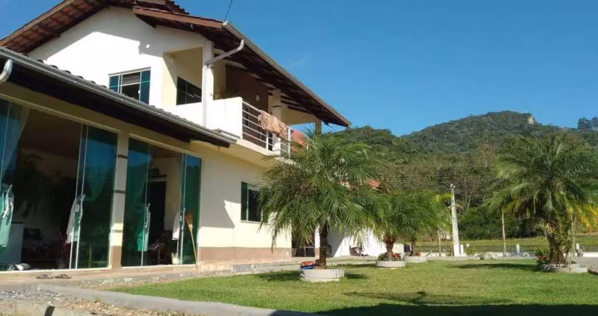 Chácara com 4 dormitórios à venda, 700 m² por r$ 1.100.000,00 - escalvados - navegantes/sc