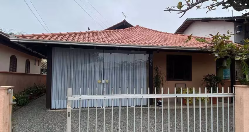Casa aconchegante em penha - próxima ao parque beto carrero e comércio!
