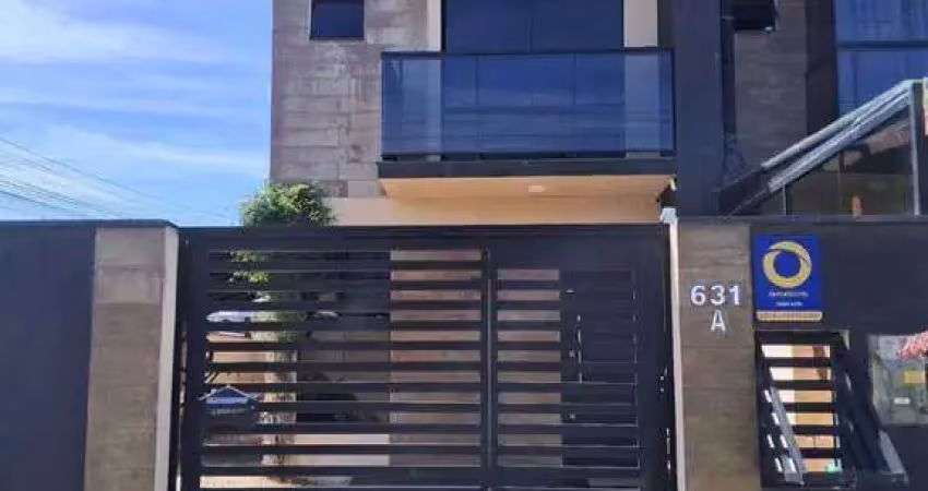 'sobrado elegante com 2 suítes em localização privilegiada.
