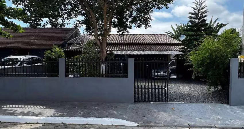 Casa no centro de penha – localização privilegiada!