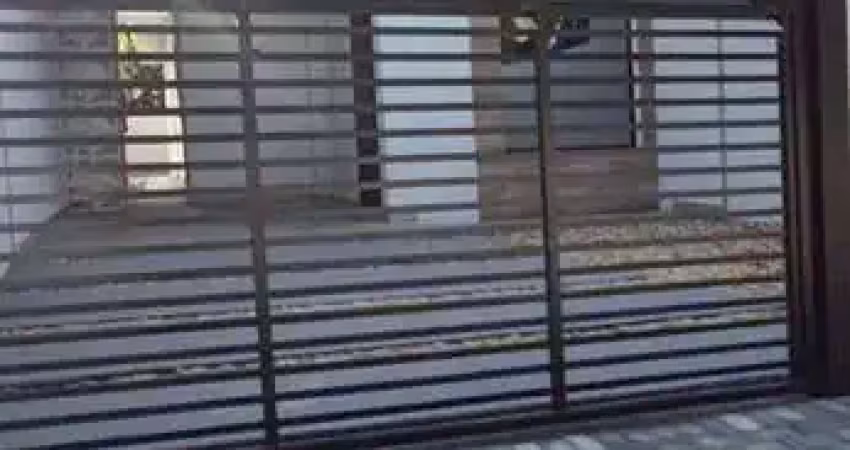 Casa  espaçosa com piscina em barra velha: conforto e lazer para toda a família!