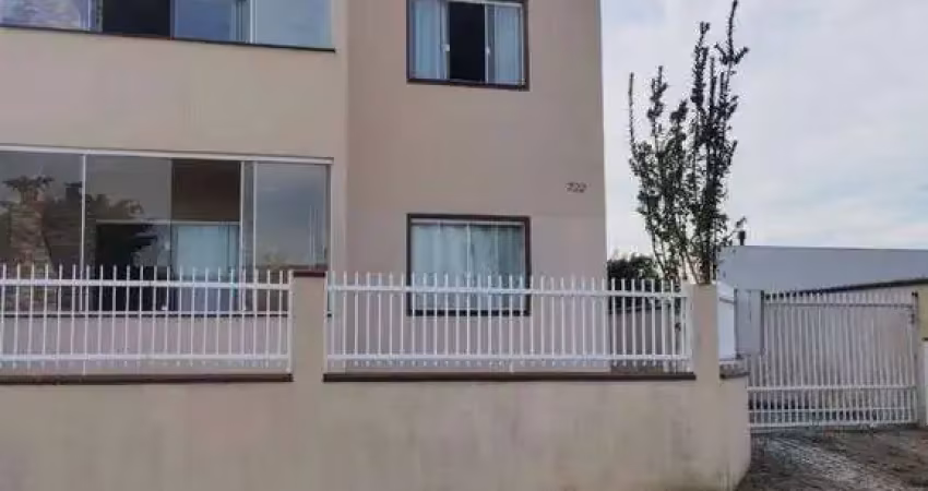 Conforto e praticidade no litoral: apartamento térreo a 750m da praia