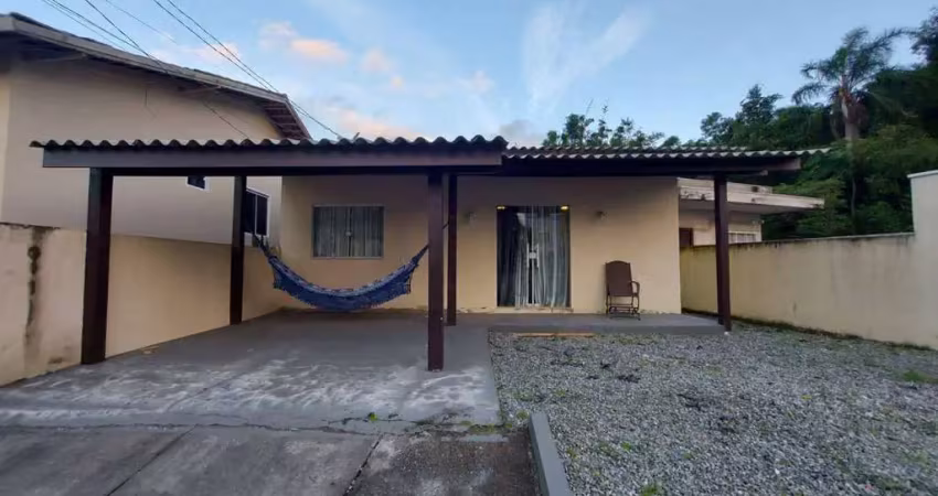 Casa aconchegante na armação, penha: perto do beto carrero!