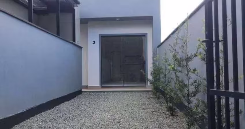 Seu novo lar te espera em barra velha! casa geminada com ótima localização!