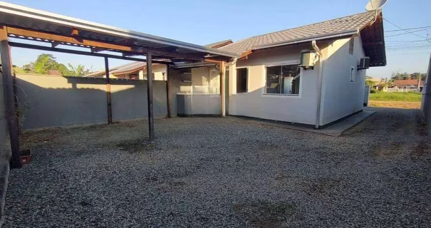Casa aconchegante em terreno amplo – barra velha/sc