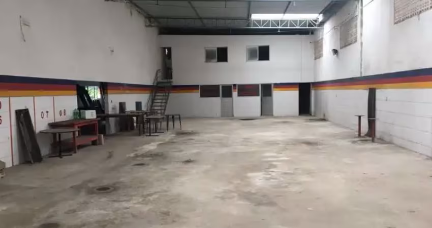 Barracão / Galpão / Depósito à venda na Rua Canudos, 877, Jardim das Margaridas, Salvador