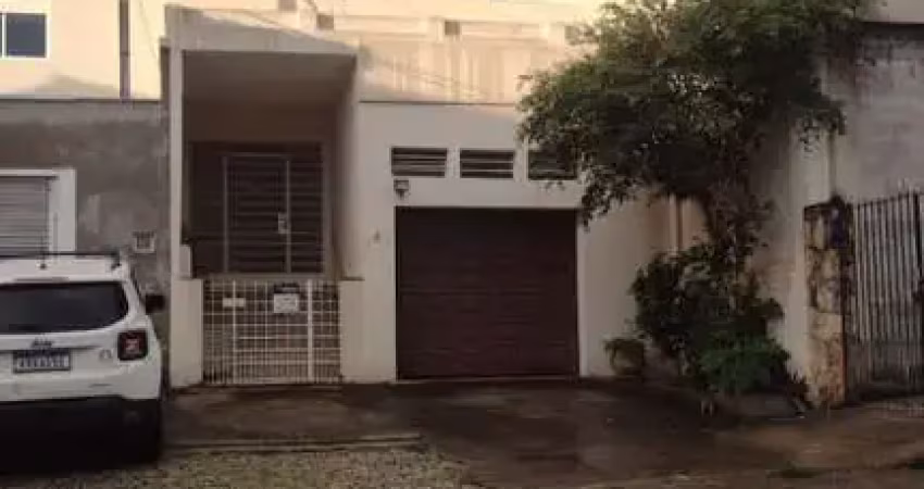 Vendo casa de vila santo amaro, com 300 mts, de construção