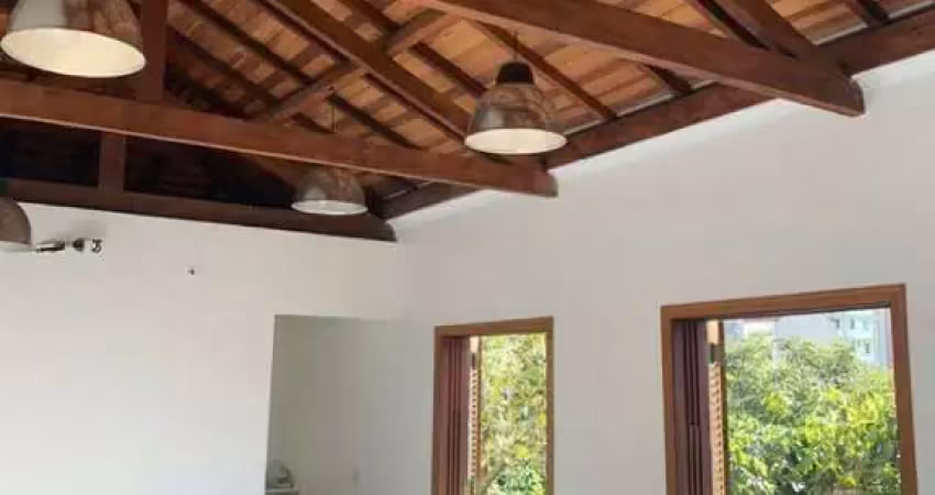 Casa comercial para alugar na Rua Capote Valente, 787, Pinheiros, São Paulo