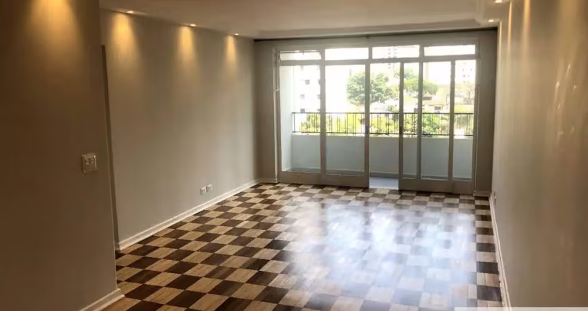 Alugo apartamento em moema reformado com 100 mts, com 2 dormitórios  com vaga super amplo