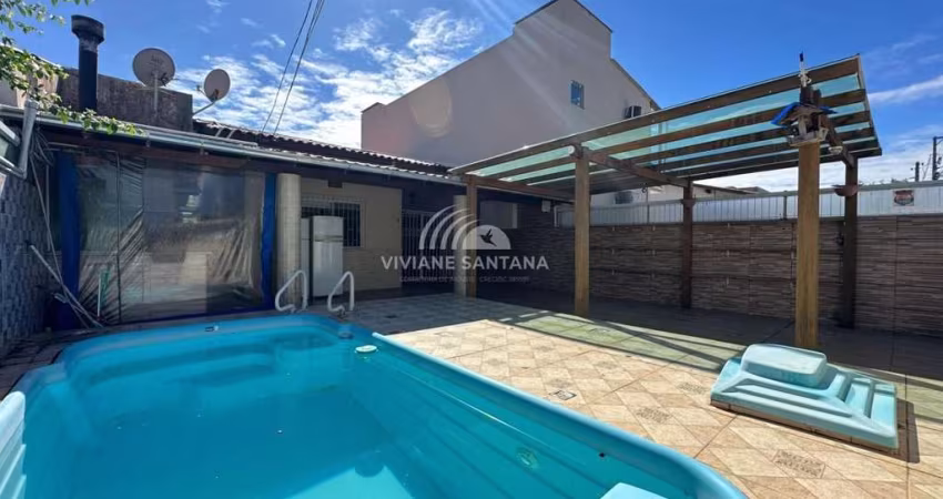 Casa para Venda em Florianópolis, São João do Rio Vermelho, 2 dormitórios, 1 suíte, 2 banheiros, 2 vagas