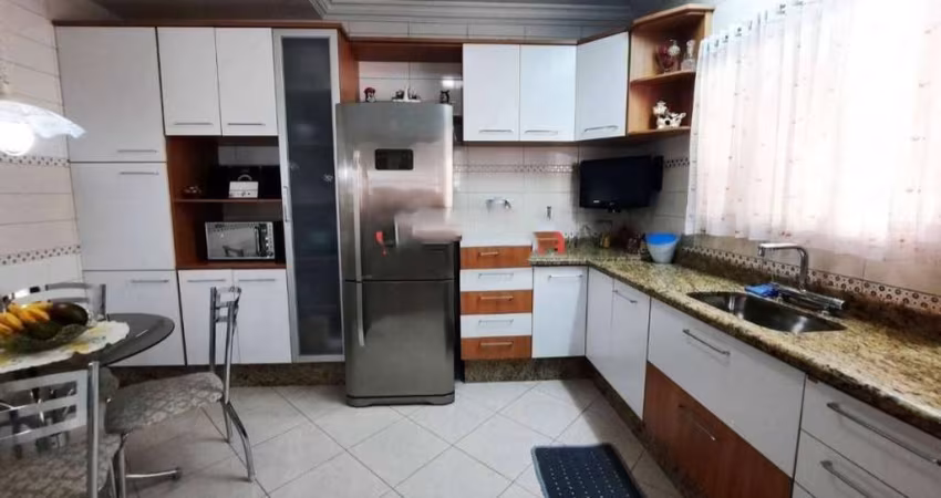 Sobrado para Venda em São Paulo, Itaquera, 3 dormitórios, 1 suíte, 2 banheiros, 2 vagas