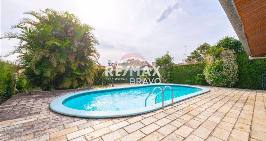 Casa térrea à venda com piscina, 374m2, 5 quartos (2 suítes), 9 vagas de garagem, área gourmet