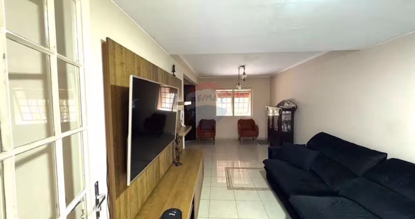 CASA EM CONDOMÍNIO RESIDENCIAL ESMERALDA COM 150M2, 3 QUARTOS, 1 SUÍTE, 02 VAGAS DE GARAGEM NO BAIRRO PORTÃO EM CURITIBA-PR