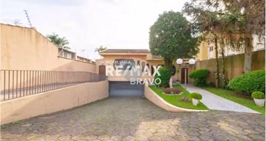Casa térrea comercial, 374m² privativos, terreno de 1.046m², 9 vagas no parolin – curitiba