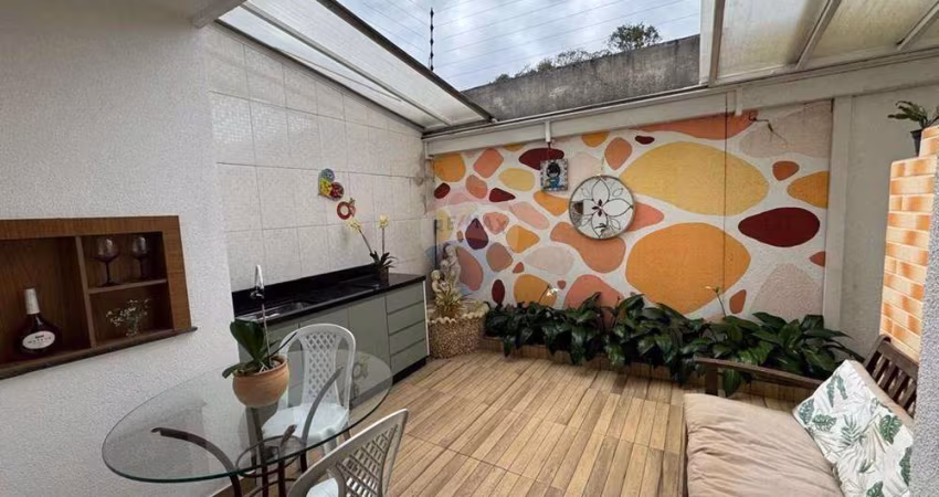 CASA EM CONDOMÍNIO, COM 03 QUARTOS E 02 VAGAS DE GARAGEM, NO BAIRRO UBERABA EM CURITIBA PARANÁ